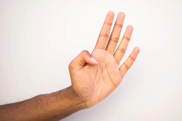 Gros Plan Homme Afro Américain Bras Avec Quatre Doigts Pointés — Photo