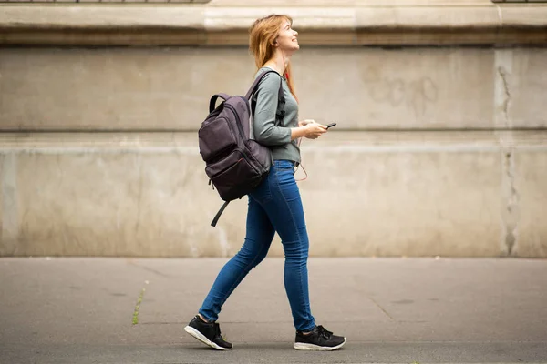 Full Length Side Portrait Happy Young Woman Walking Mobile Phone — Stock Photo, Image