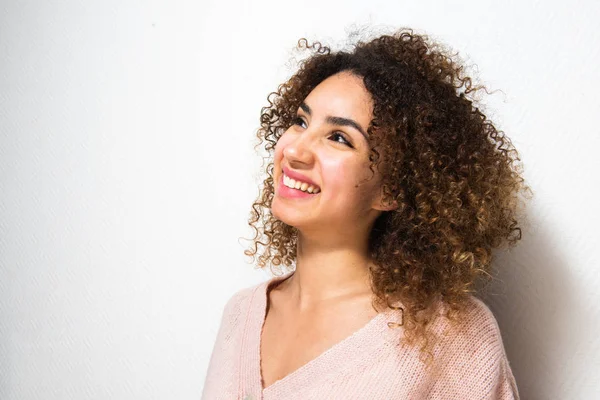 Närbild Sida Porträtt Glad Ung Afrikansk Amerikansk Kvinna Med Lockigt — Stockfoto