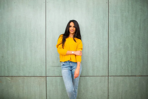 Horizontal Portrait Attractive Young Latin Woman Posing Green Wall — Stock Photo, Image