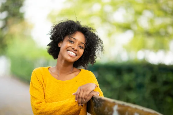 Close Portrait Happy Young Black Woman Relaxing Bench Outdoors — Stock Photo, Image