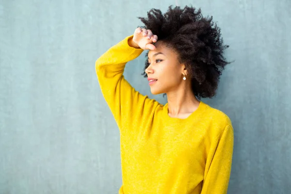 Seitliches Porträt Schwarze Weibliche Mode Modell Mit Afro Haaren Von — Stockfoto