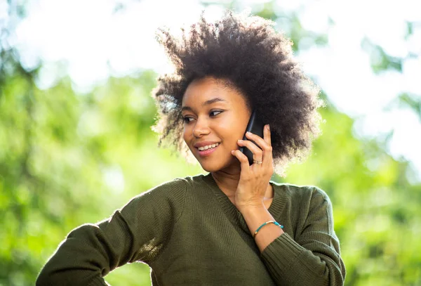 Close Portrait Young African American Woman Talking Phone Sunny Day — Stock Photo, Image