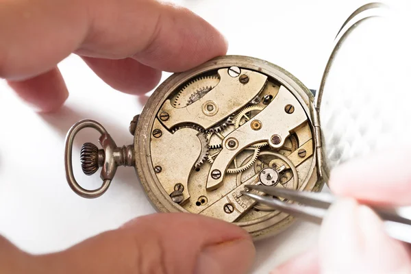 Reparatie en restauratie van horloges — Stockfoto