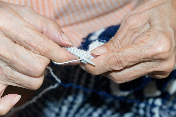 Detail of a person knitting — Stock Photo, Image