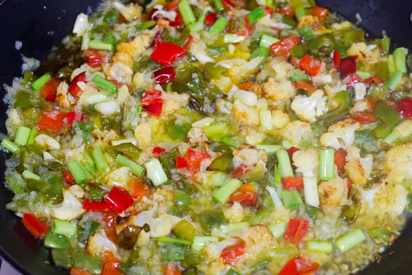 Preparing a vegetable paella — Stock Photo, Image