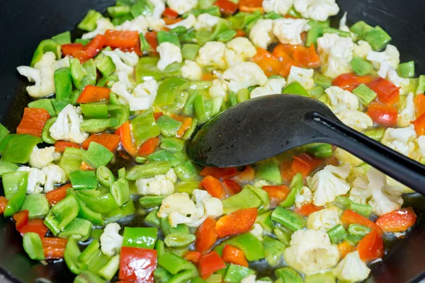 Preparing a vegetable paella — Stock Photo, Image