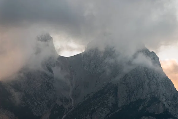 Pedraforca Montagne au coucher du soleil — Photo