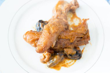 Demlenmiş Domuz eti sosu