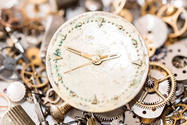 Reparation and restoration of watches — Stock Photo, Image