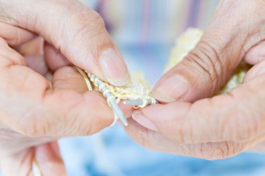 Bakım evinde yaşlı kişi