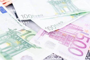 Grafik para ile finansman