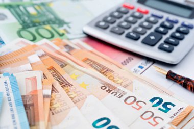 Grafik para ile finansman