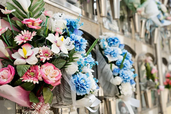 Details of tombs and burial niches in formation — Stock Photo, Image