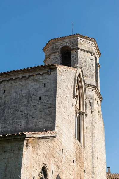Churches of the town of Besalu in Girona — Stock Photo, Image