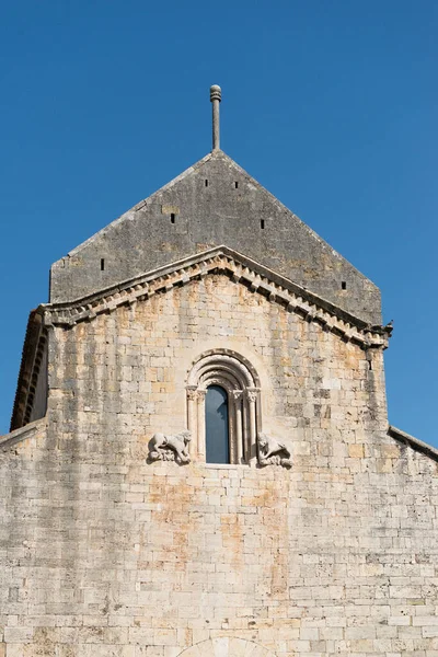 Kyrkor i staden Besalu i Girona — Stockfoto