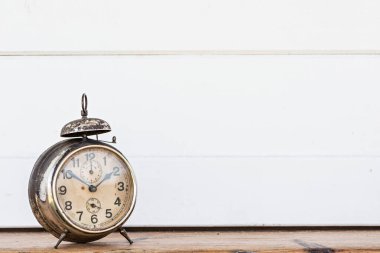 Eski çalar saatleri detaylandır