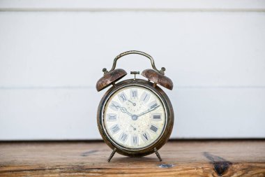 Eski çalar saatleri detaylandır