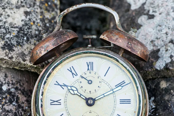 Detalle de viejos relojes de alarma — Foto de Stock