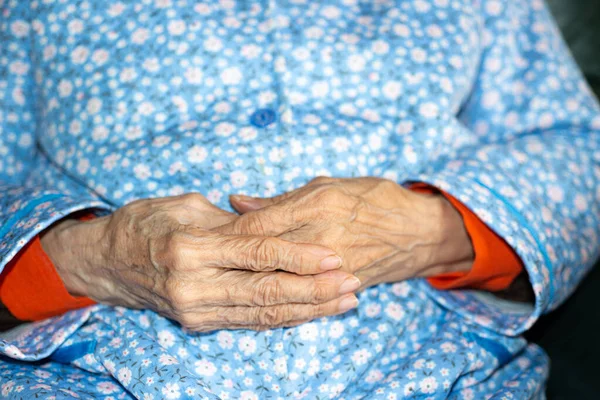 Hands of elderly person — Stock Photo, Image