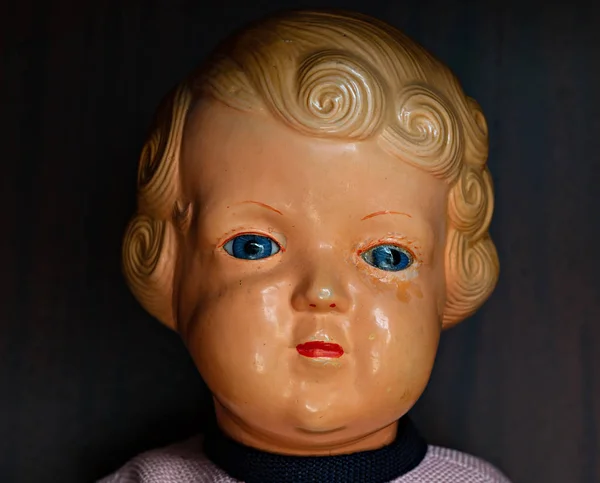 Alte Puppe aus den frühen 1900er Jahren — Stockfoto