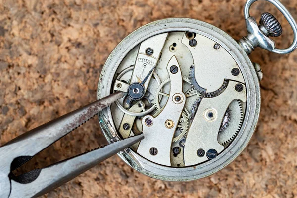 Opravy a renovace hodinek — Stock fotografie