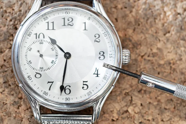 Reparatie en restauratie van horloges — Stockfoto