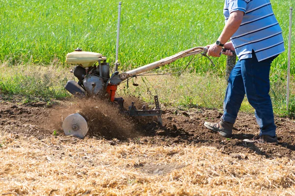 Detalhe Monocultor Preparando Campo Para Poder Semeá — Fotografia de Stock