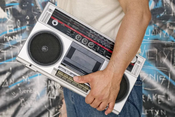 Hombre Con Boombox Cinta Vintage Calle Pared Graffiti — Foto de Stock