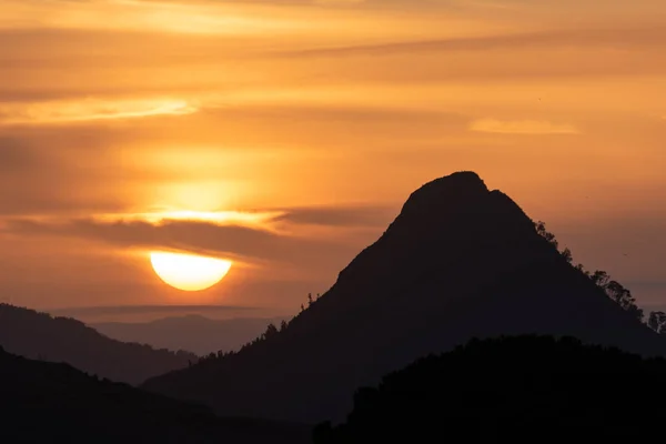 Восход Солнца Над Монте Формаджо Маццарино Кальтаниссетта Сицилия Италия Европа — стоковое фото