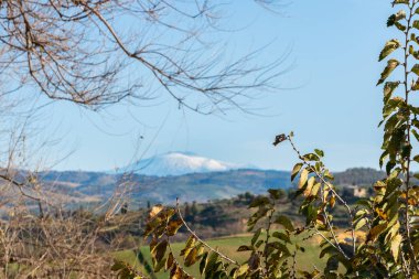 Mazzarino, Caltanissetta, Sicilya, İtalya ve Avrupa 'dan Etna Dağı manzarası