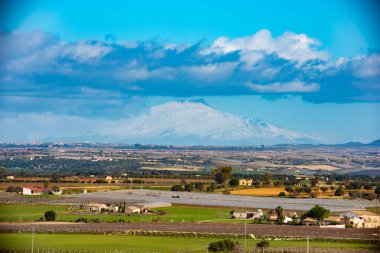 Vittoria Kırsalından Etna Dağı manzarası, Ragusa, Sicilya, İtalya, Avrupa