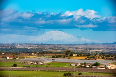 Vittoria Kırsalından Etna Dağı manzarası, Ragusa, Sicilya, İtalya, Avrupa