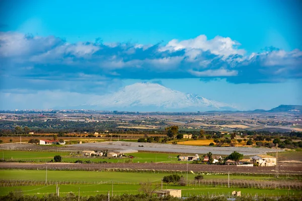 Vittoria Kırsalından Etna Dağı manzarası, Ragusa, Sicilya, İtalya, Avrupa