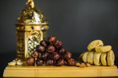 Müslüman Bayramları, meyve günleri, nar, fındık ve incir için İslami Mübarek tebrik kartları