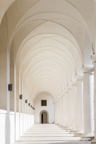 White columns passage
