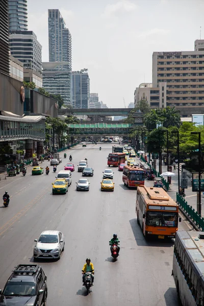 Bangkok Tailândia Fevereiro 2020 Vista Sobre Movimentada Estrada Ratchadamri Walk — Fotografia de Stock