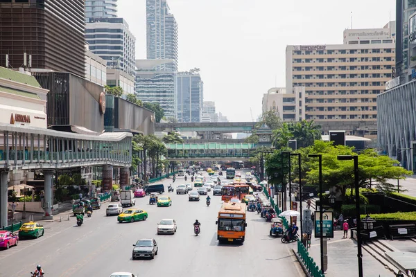 Bangkok Tailândia Fevereiro 2020 Vista Sobre Movimentada Estrada Ratchadamri Walk — Fotografia de Stock