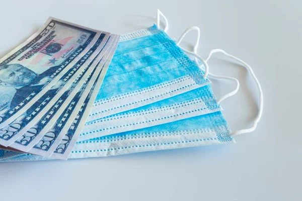 Tıbbi maskelerin fiyatını arttırma kavramı.
