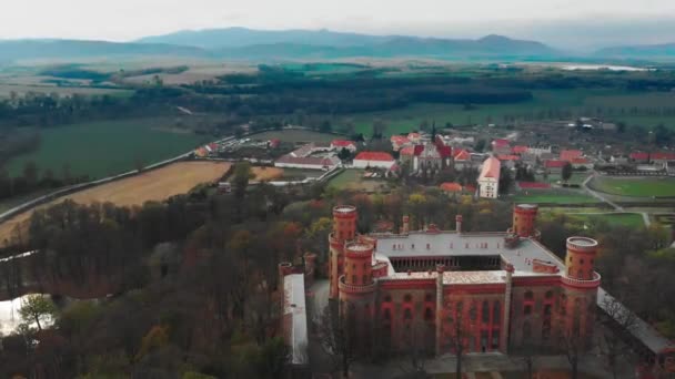 ทัศนียภาพทางอากาศของพระราชวังคามิเนนซาโควิคกี้ในโปแลนด์ . — วีดีโอสต็อก