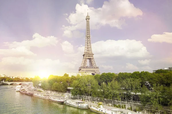 Eiffel wieża zachód słońca. — Zdjęcie stockowe