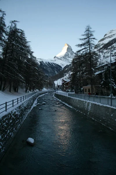 The Matterhorn seen from Zermatt in summer — Stock Photo, Image