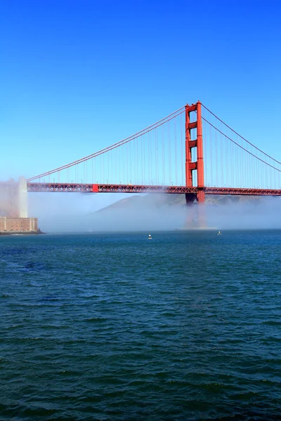 Vue panoramique classique du célèbre Golden Gate Bridge en été, San Francisco, Californie, USA — Photo
