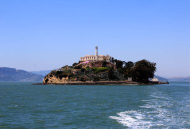 Alcatraz Adası Panoraması ile ünlü hapishanesi bina, San Francisco, ABD