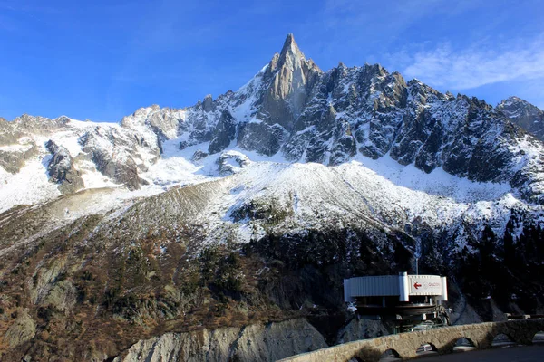 Aiguille du Dru no maciço Montblanc, Alpes Franceses — Fotografia de Stock