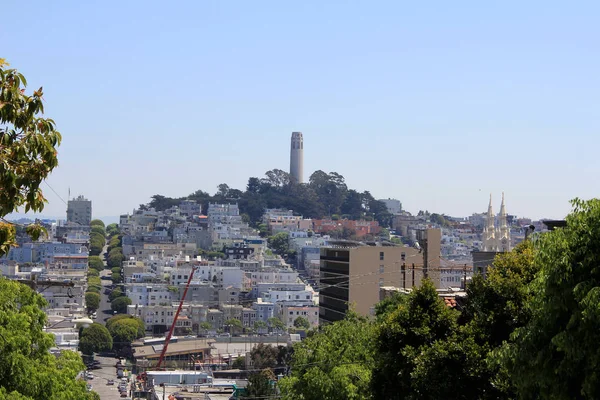 Een weergave van Coit Tower in San Francisco — Stockfoto