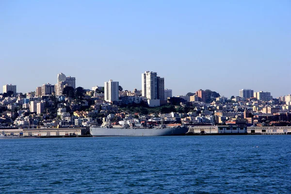 San Francisco ve Körfez Köprüsü Treasure Island alınan Panoraması