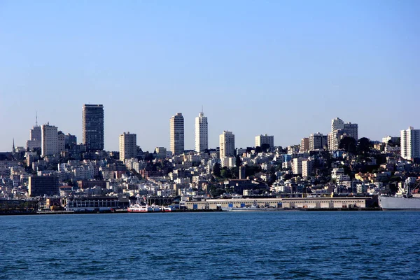 San Francisco ve Körfez Köprüsü Treasure Island alınan Panoraması