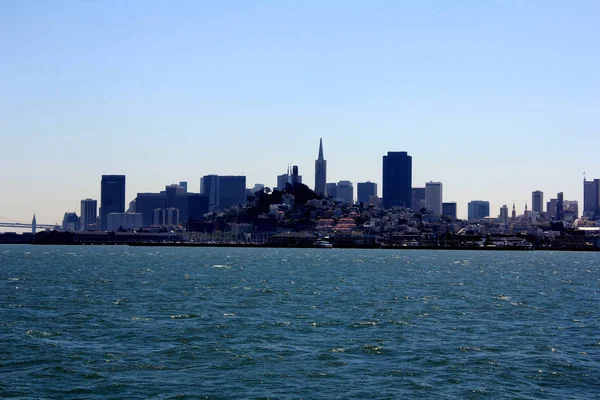 Panorama van San Francisco en de Bay Bridge ontleend aan Treasure Island — Stockfoto