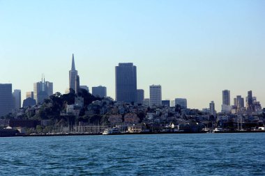 San Francisco ve Körfez Köprüsü Treasure Island alınan Panoraması